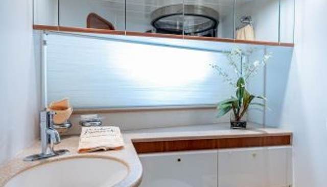 OCTOBER PRINCESS yacht for sale 40