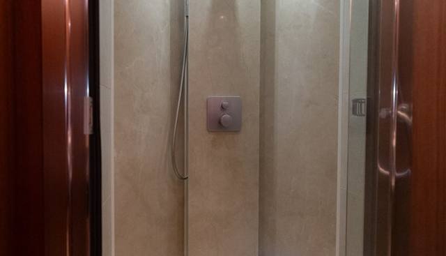 ROUND MIDNIGHT yacht for sale 49