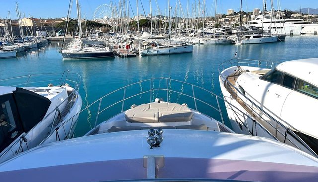 F55 yacht for sale 13