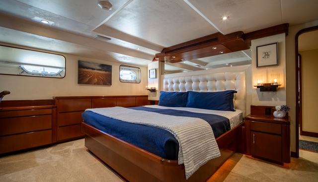 FLYING DUTCHMAN yacht for sale 39