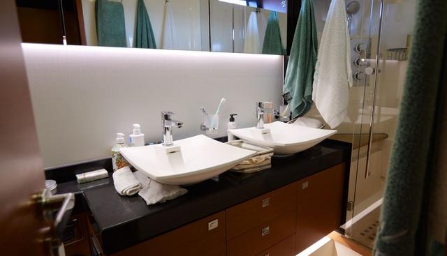 PRESTIGE 620 yacht for sale 43