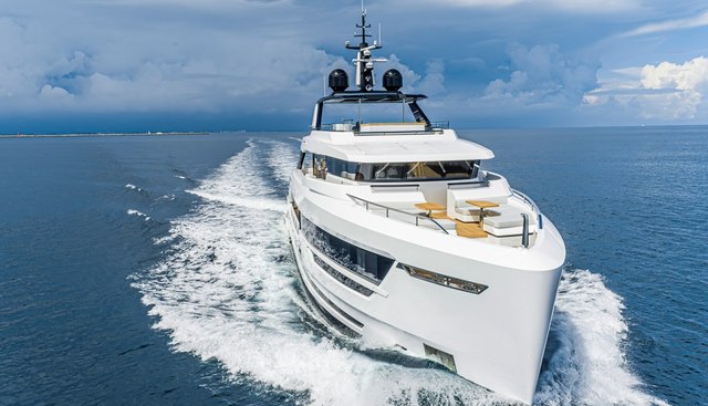 VAYUS yacht for sale 40