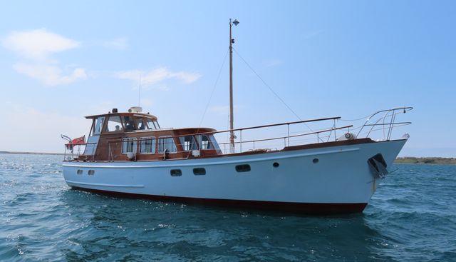 Adrienne yacht for sale 40