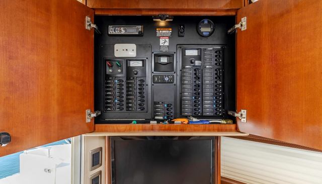 ANCHOR MANAGEMENT yacht for sale 49