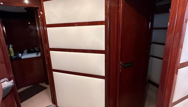 Tecnomar Velvet 90 yacht for sale 35