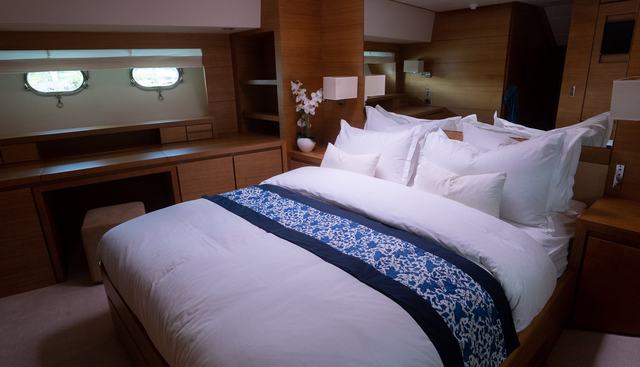 Hummingbird yacht for sale 22