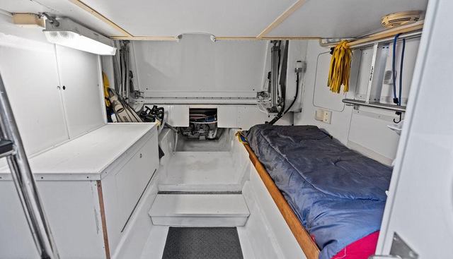 SATELLITE OFFICE yacht for sale 32