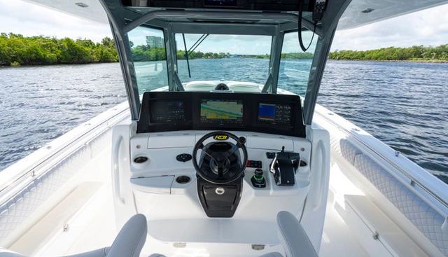 42 Lujo yacht for sale 27