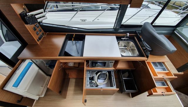 Swysh yacht for sale 12