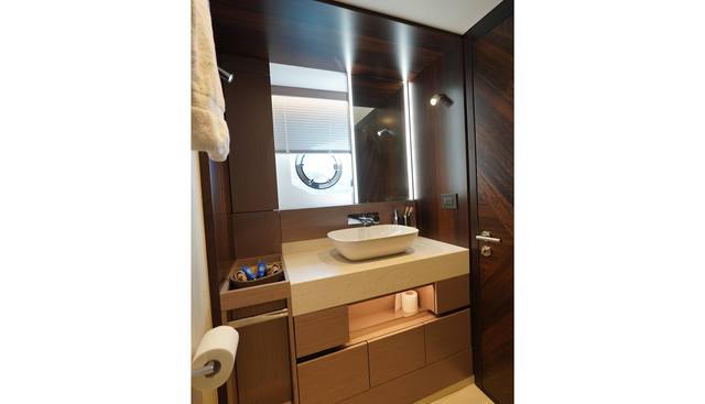 21793 yacht for sale 30