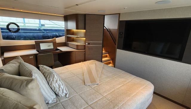 S72 yacht for sale 25