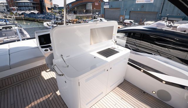 7252468 yacht for sale 10