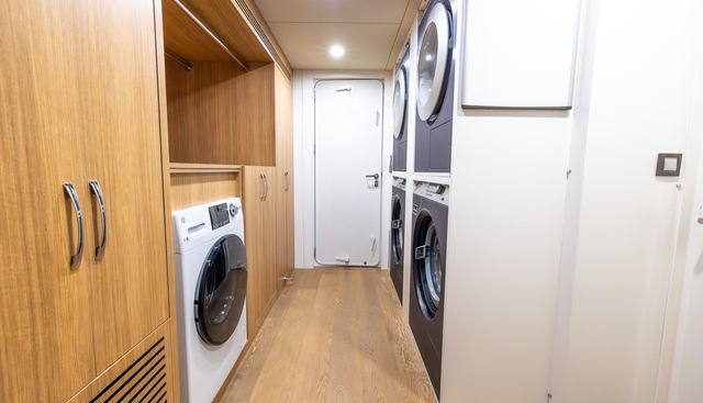 EVELYN P yacht for sale 25