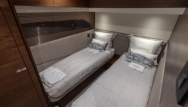 Tricky III yacht for sale 80