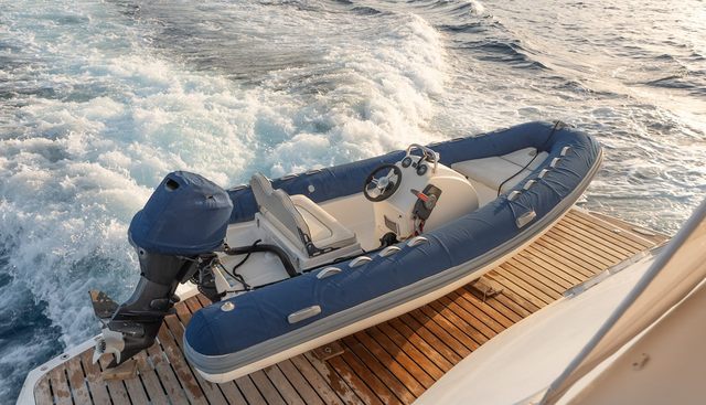 ROUND MIDNIGHT yacht for sale 2