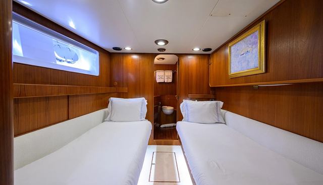AVENTURER yacht for sale 22