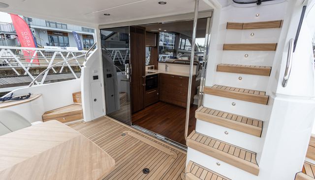 F50235 yacht for sale 33