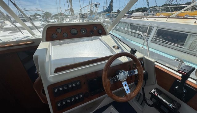 Bliss yacht for sale 25