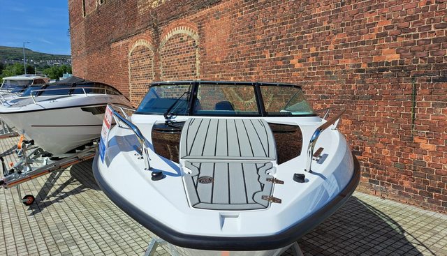 F650 yacht for sale 8