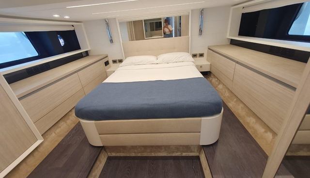 CRANCHI E52F EVOLUZIONE yacht for sale 22