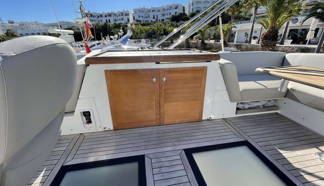 Danielanna yacht for sale 28