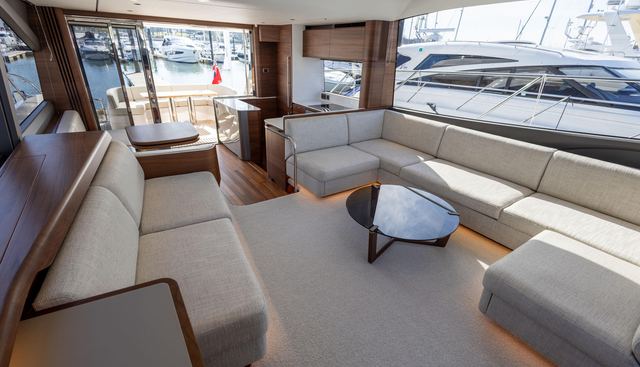 F65042 yacht for sale 24