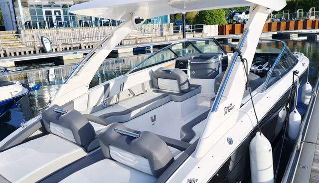 New Regal LS9 yacht for sale 5