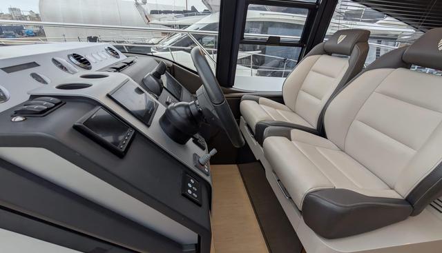 Tender Garage & Hi/Lo Swimplatform yacht for sale 42