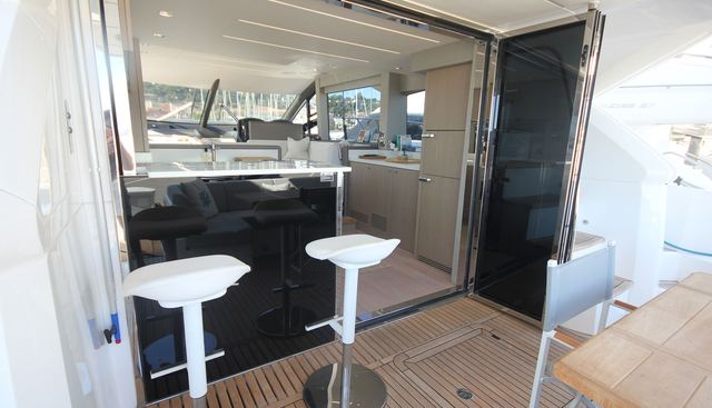 SUZY Q yacht for sale 23