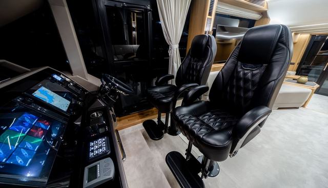 GALEON 680 FLY yacht for sale 9