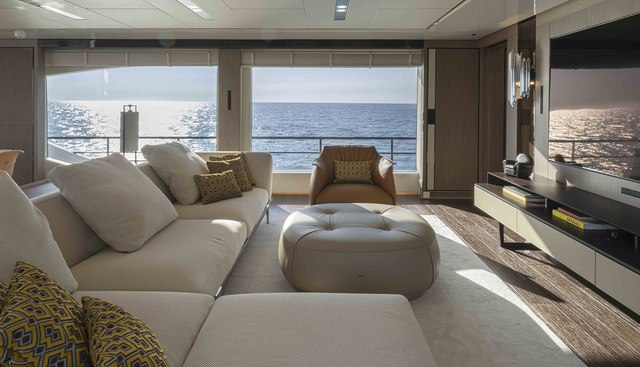 FOUR JOYS yacht for sale 10