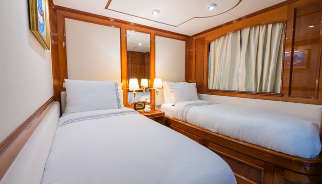 STELLA FIERA yacht for sale 48