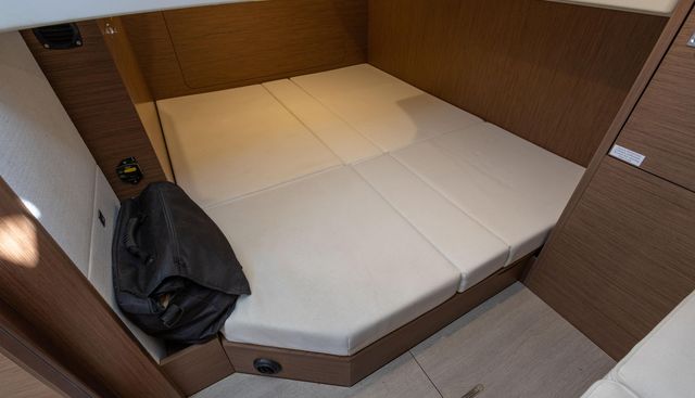 noname yacht for sale 37