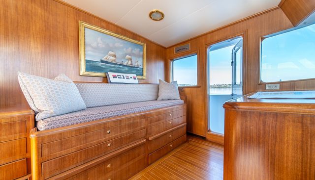 ESCAPE OF LONDON yacht for sale 44