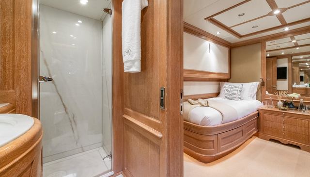 SOHO yacht for sale 34