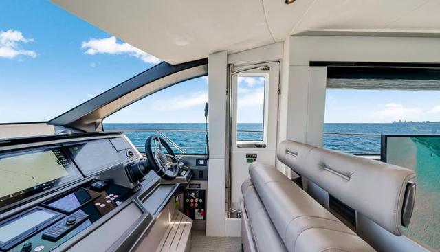 MANHATTAN 68 yacht for sale 24