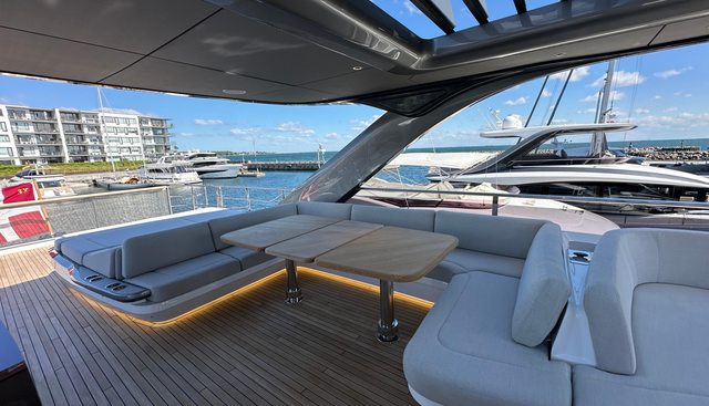 Y80018 yacht for sale 25