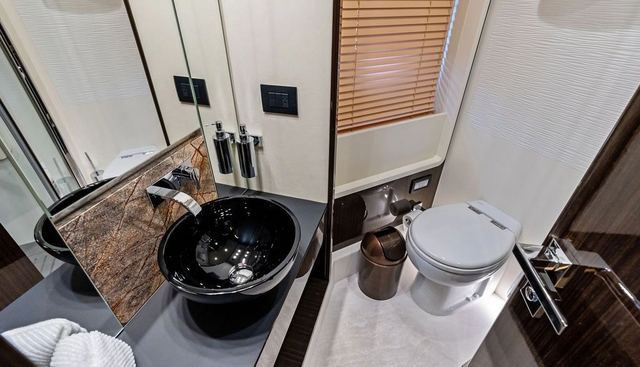 Villaggio yacht for sale 35