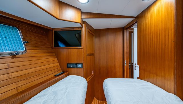 CARA MIA yacht for sale 42