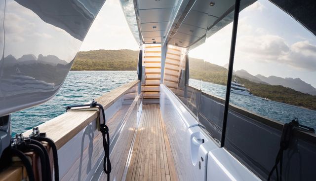 QUEEN J III yacht for sale 10