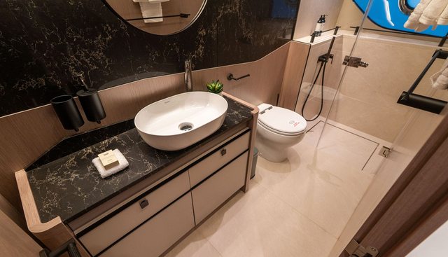 FAMILY SPIRIT yacht for sale 54