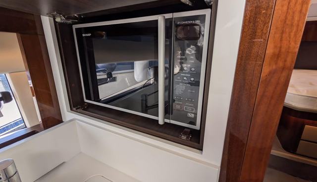 Seakeeper Gyro yacht for sale 37