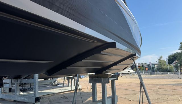 MOZZ yacht for sale 30