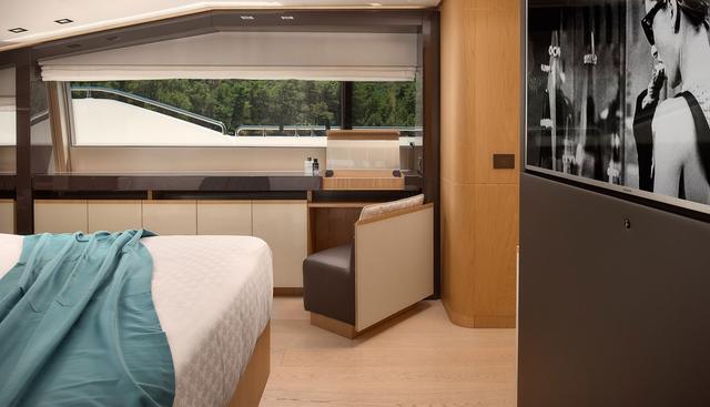 Damari yacht for sale 18