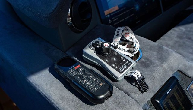 EL MAR V yacht for sale 530