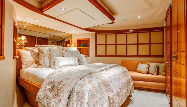 Snowbored yacht for sale 24