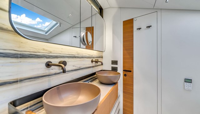 NOTYNOG yacht for sale 17