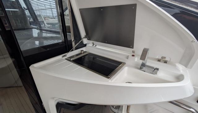 Tender Garage & Hi/Lo Swimplatform yacht for sale 30