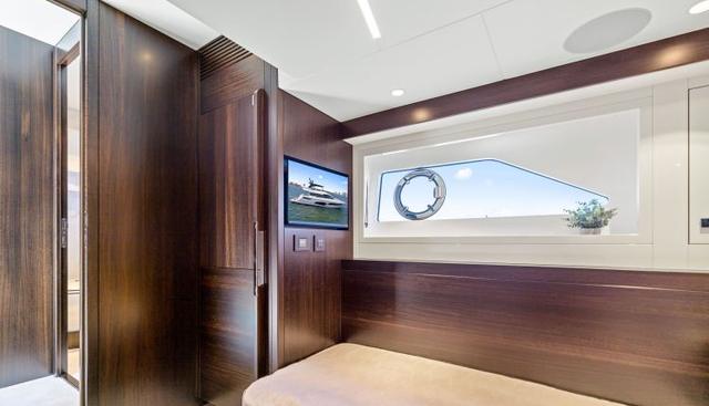 MANHATTAN 68 yacht for sale 29