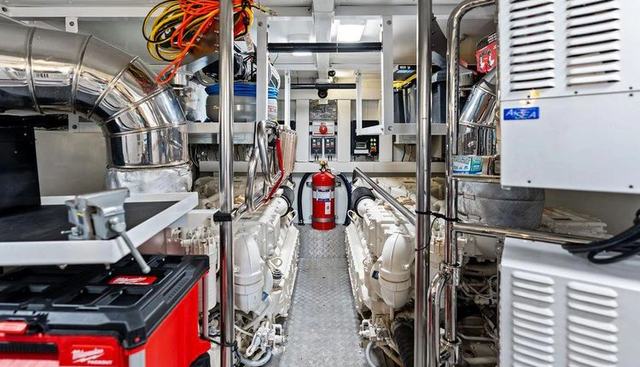 Deep Blue yacht for sale 15